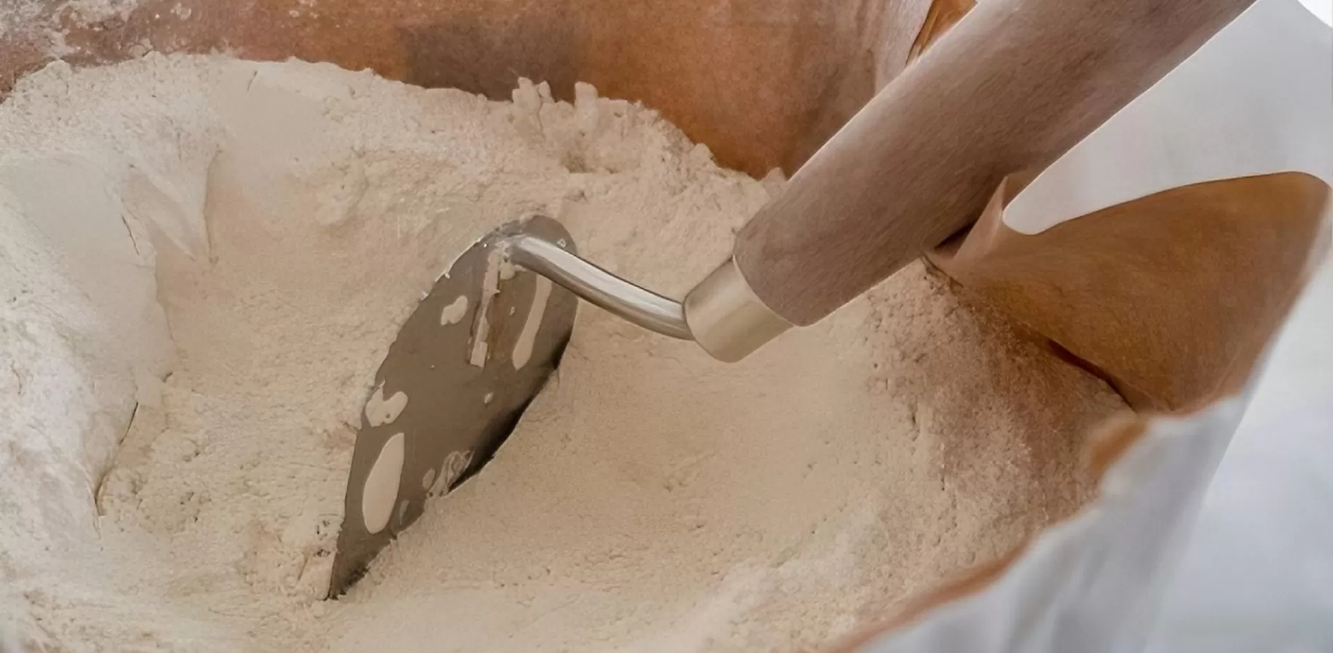 العلم وراء السليلوز في الجدار Putty