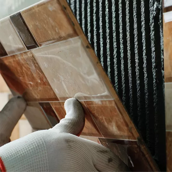 لاصق البلاط